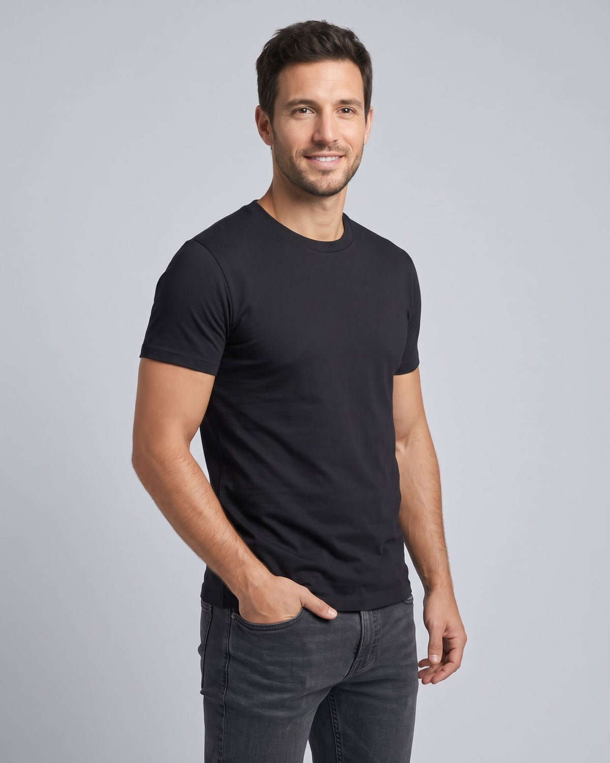 Remera Clásica Negro - perfil